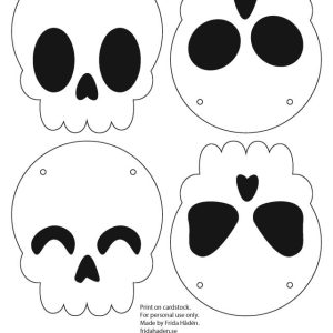 Skull garland ready for print and manually cut out.